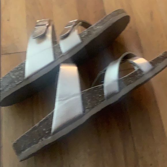 Sandals - Picture 6 of 7